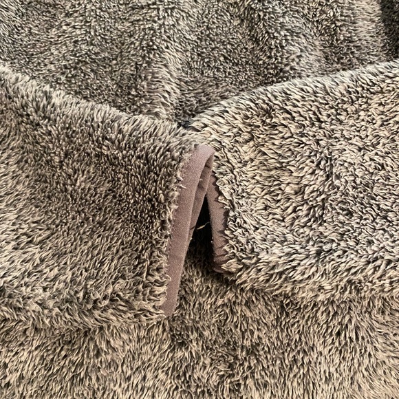 LL Bean Gray Fleece Pullover - Picture 4 of 7